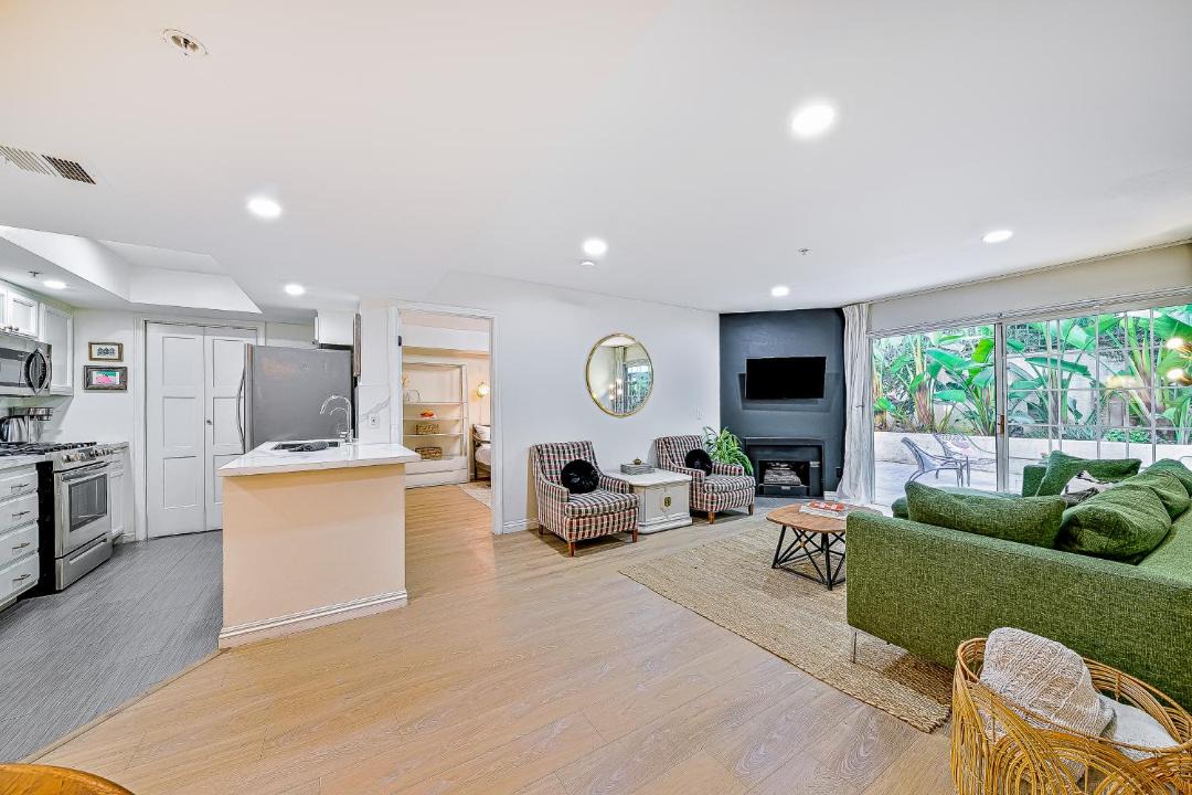 Photo of Livingroom in Los Angeles