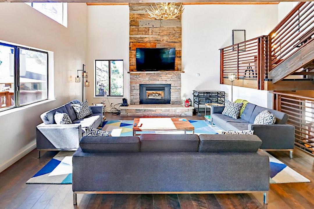 Photo of Livingroom in Tahoe Tyrol