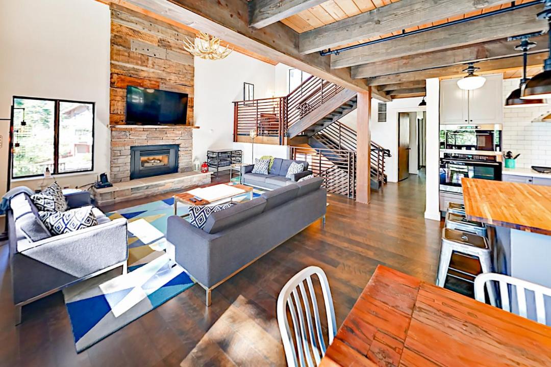 Photo of Livingroom in Tahoe Tyrol