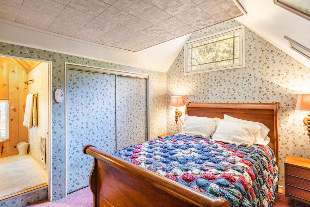 Photo of Bedroom in Lake Arrowhead