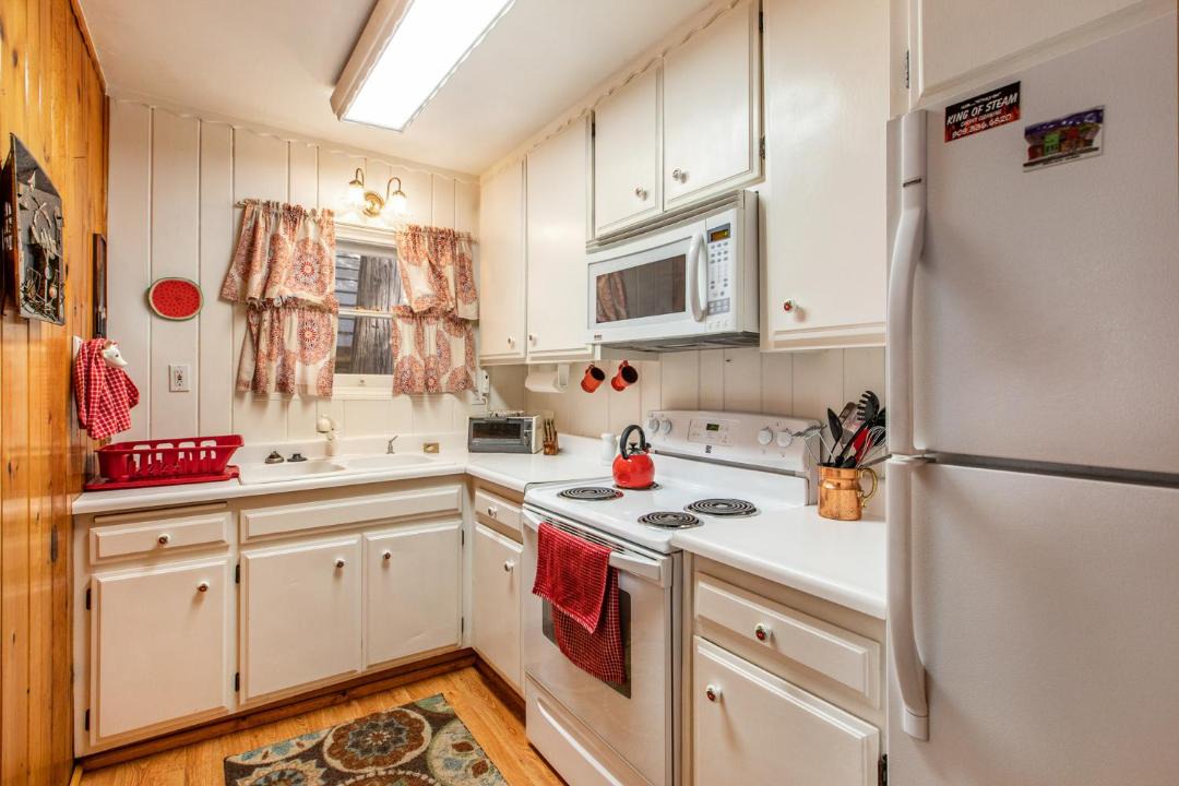 Photo of Kitchen in Lake Arrowhead