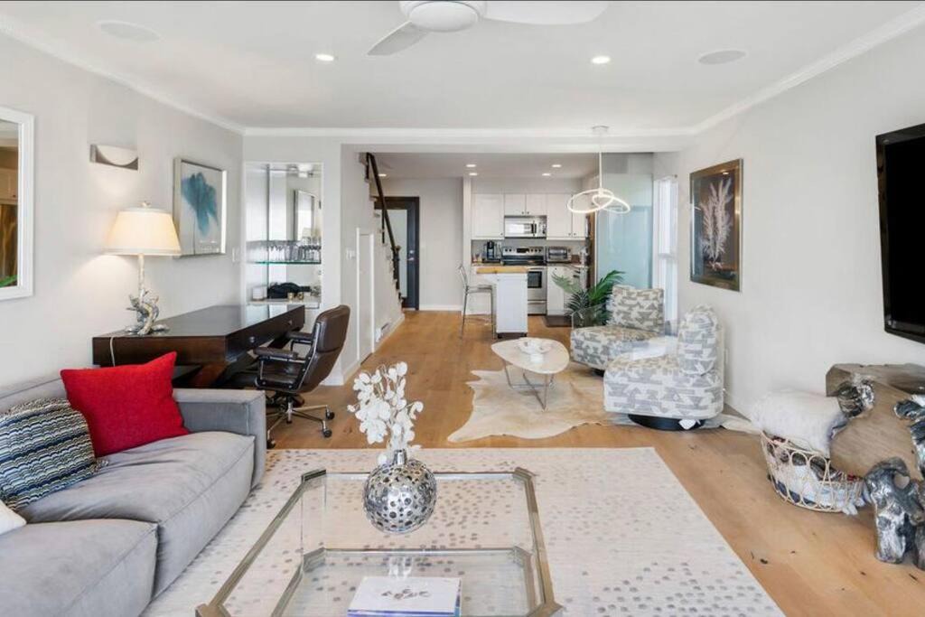 Photo of Livingroom in Malibu