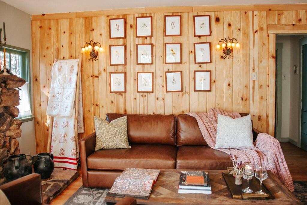 Photo of Livingroom in Fawnskin