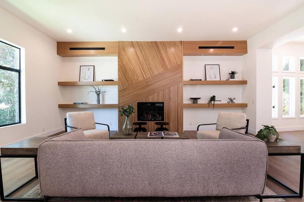 Photo of Livingroom in Sherman Oaks