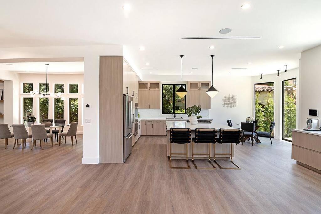 Photo of Livingroom in Sherman Oaks