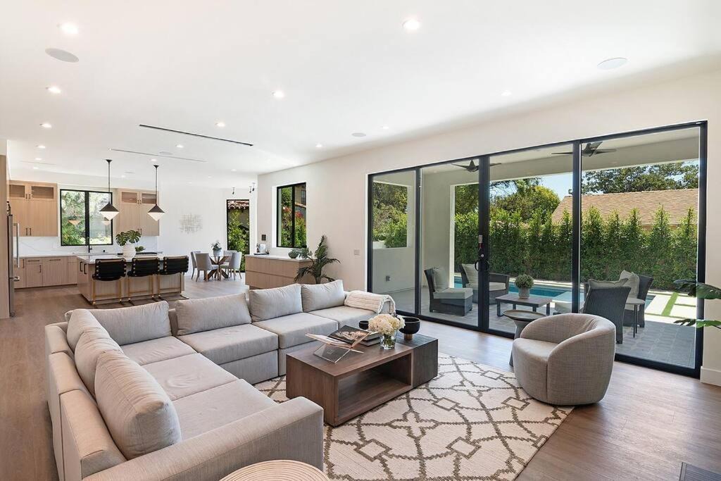 Photo of Livingroom in Sherman Oaks