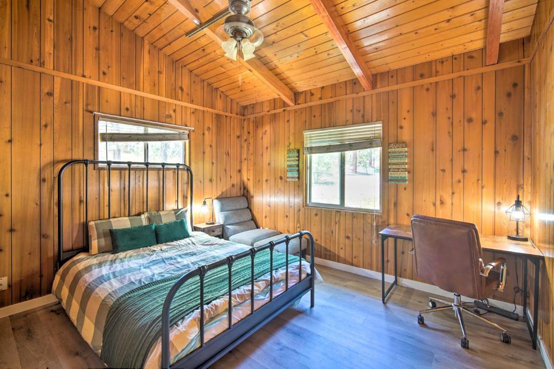 Photo of Bedroom in Wrightwood