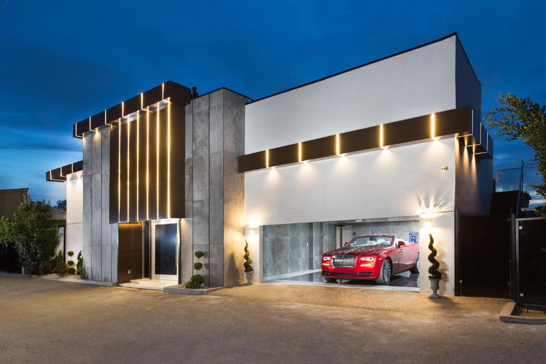 Photo of Buildings in Hollywood Hills West