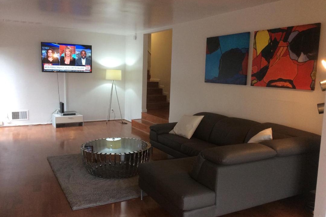 Photo of Livingroom in Sherman Oaks