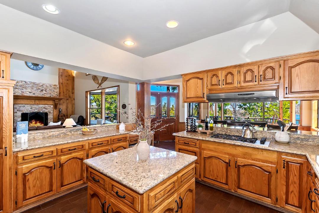 Photo of Kitchen in Lake Arrowhead