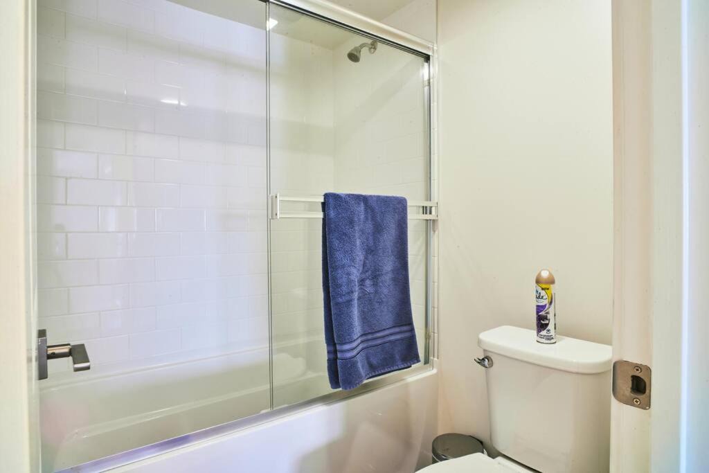 Photo of Bathroom in Marina Peninsula