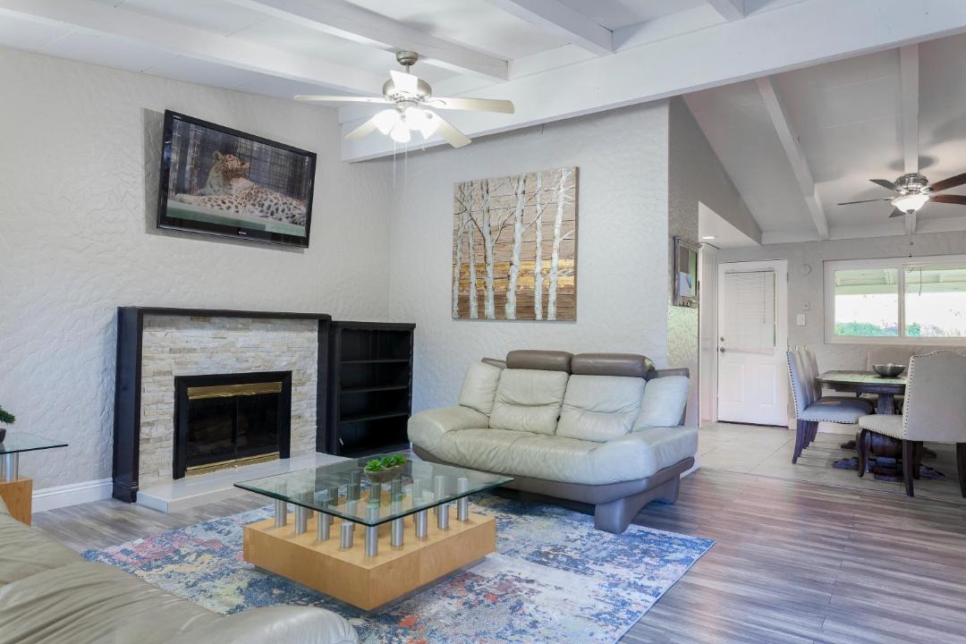 Photo of Livingroom in Santa Clarita