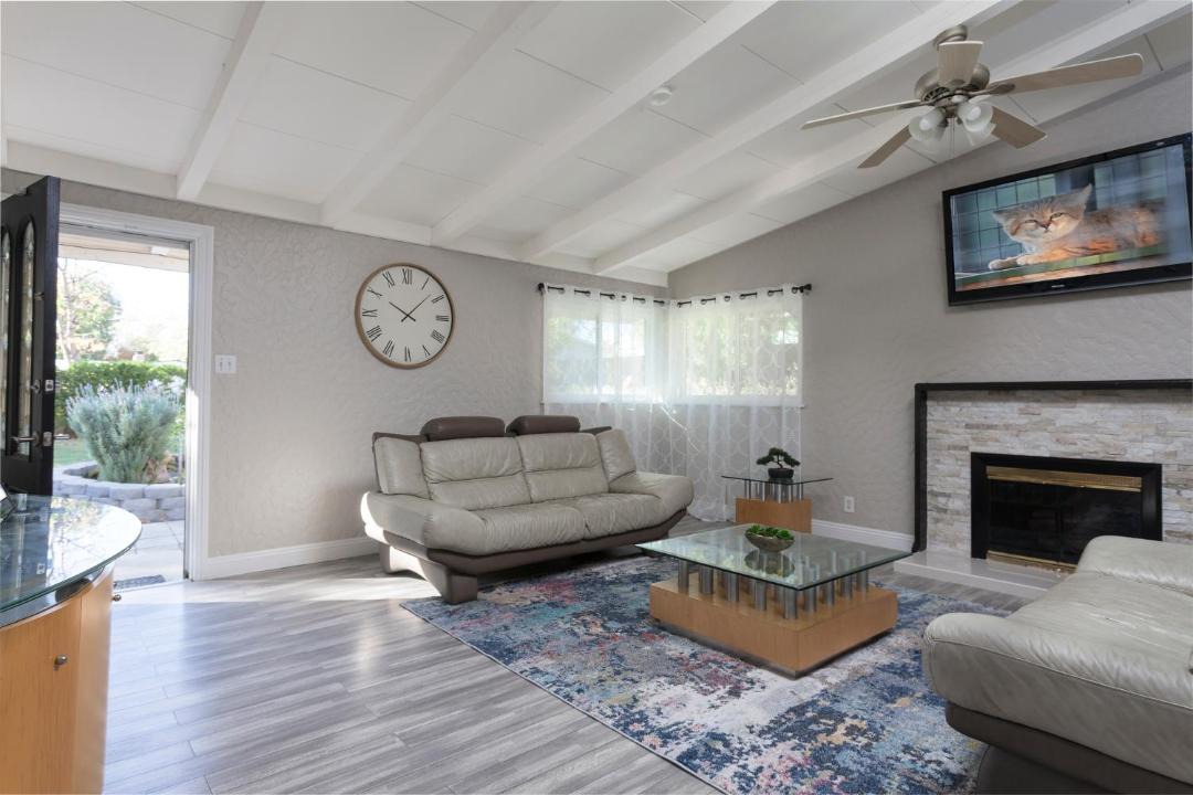 Photo of Livingroom in Santa Clarita