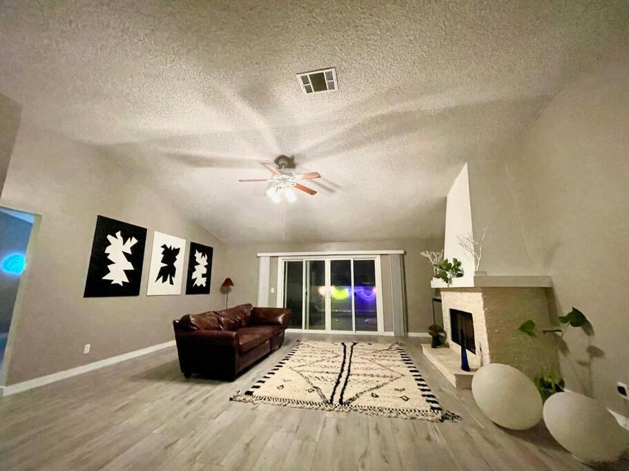 Photo of Livingroom in Cathedral City