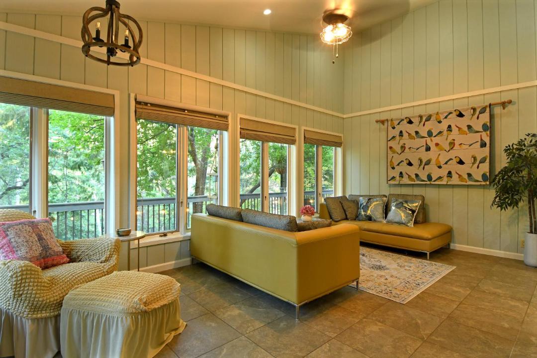 Photo of Livingroom in Coarsegold