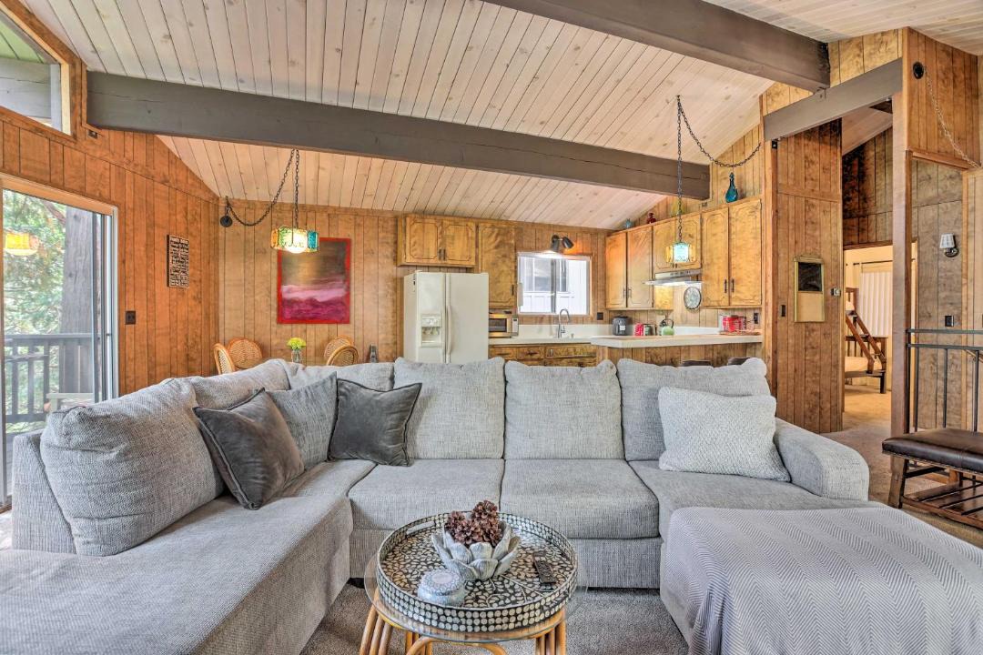 Photo of Livingroom in Arrowhead Villas