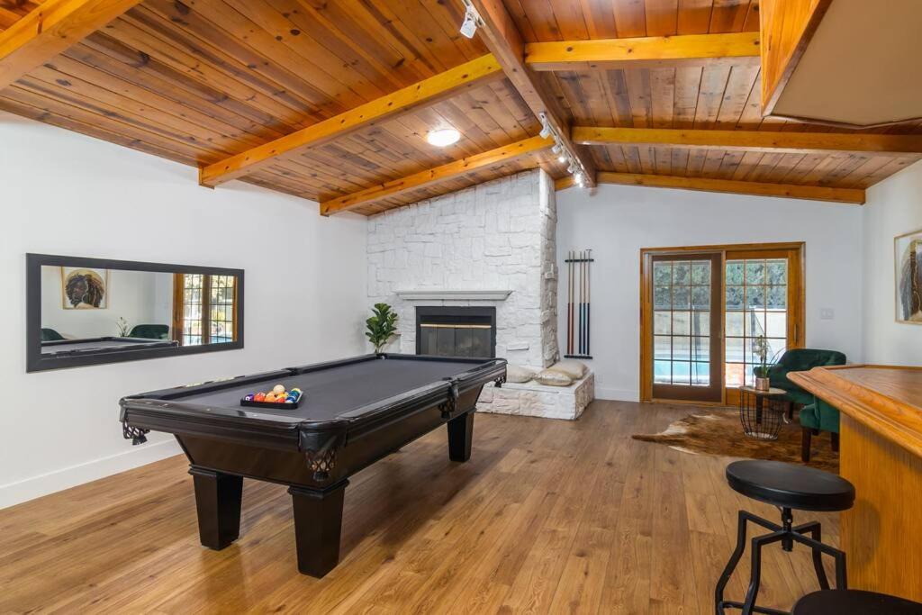Photo of Livingroom in Valley Glen