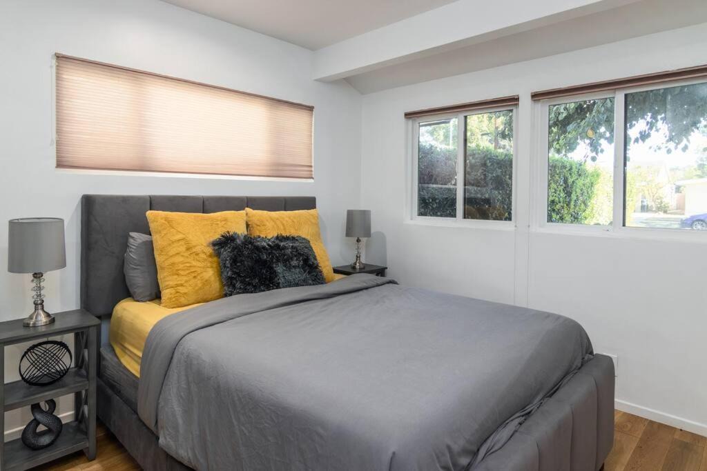 Photo of Bedroom in Valley Glen