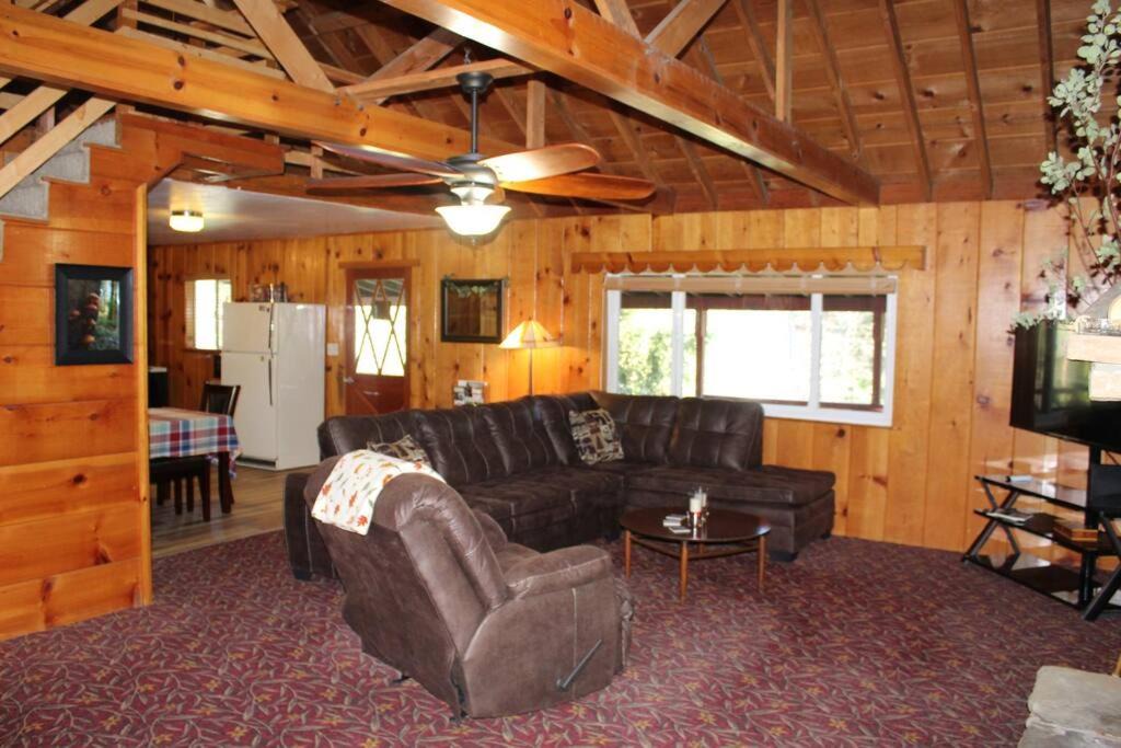 Photo of Livingroom in Oakhurst
