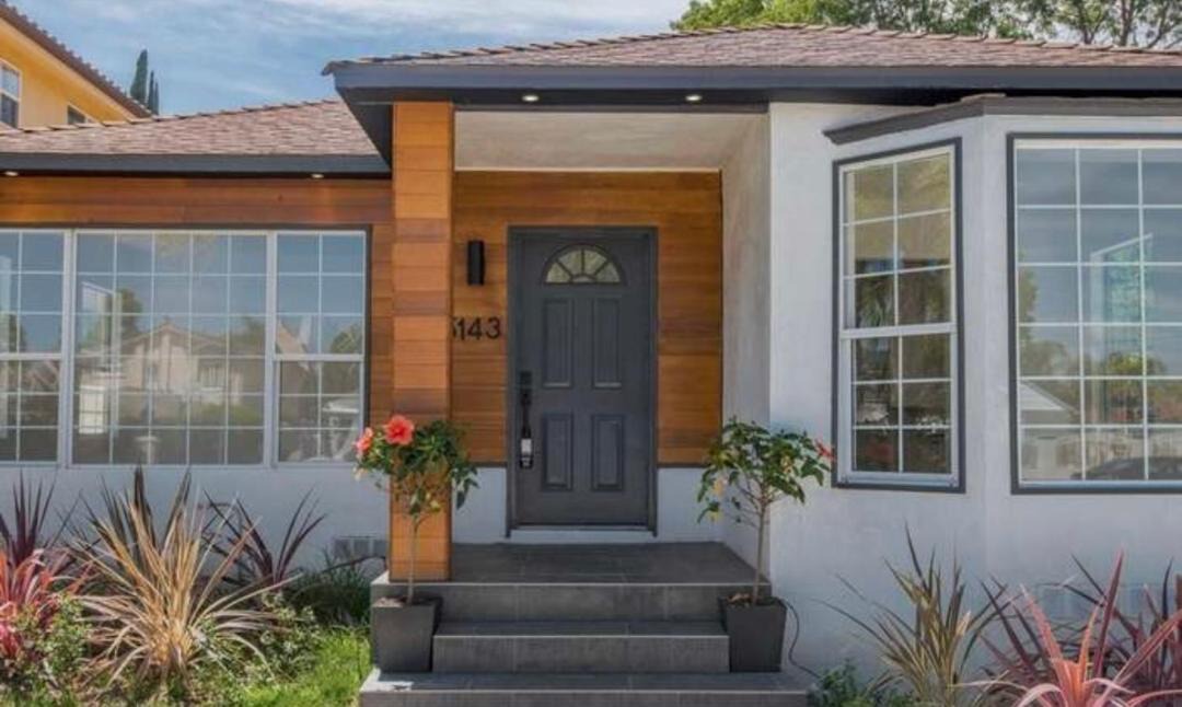 Photo of Buildings in Encino