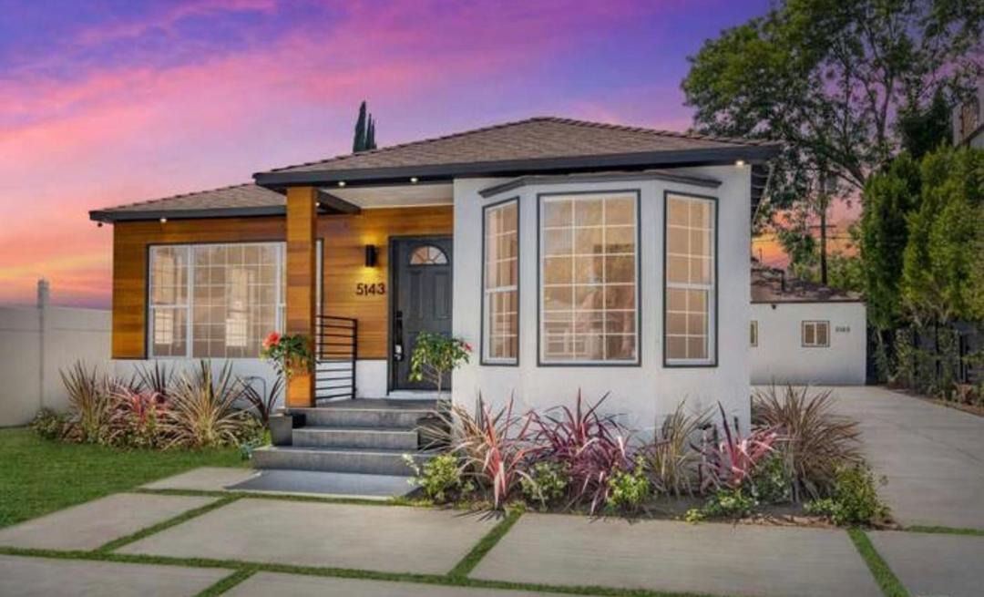 Photo of Buildings in Encino