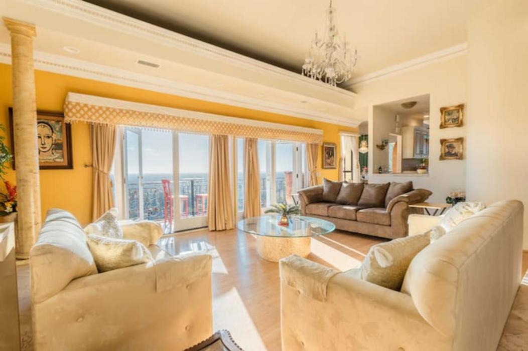 Photo of Livingroom in Whittier
