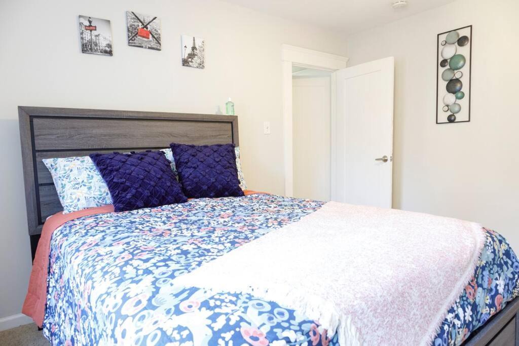 Photo of Bedroom in Lomita