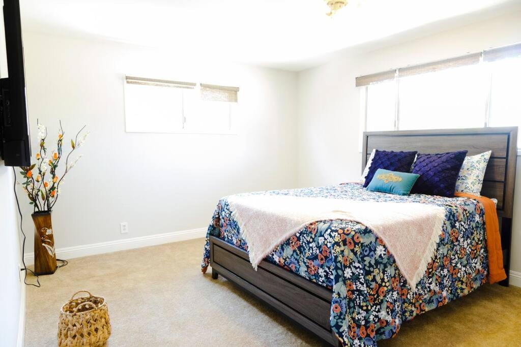 Photo of Bedroom in Lomita