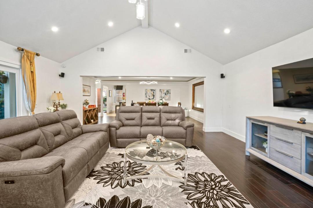 Photo of Livingroom in Fountain Valley