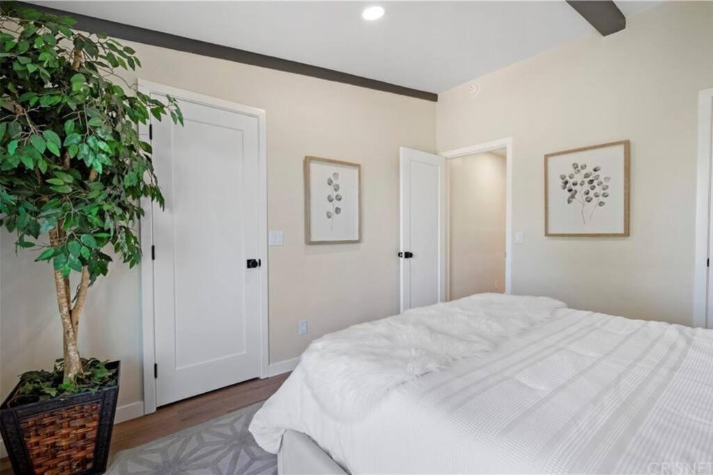Photo of Bedroom in Woodland Hills