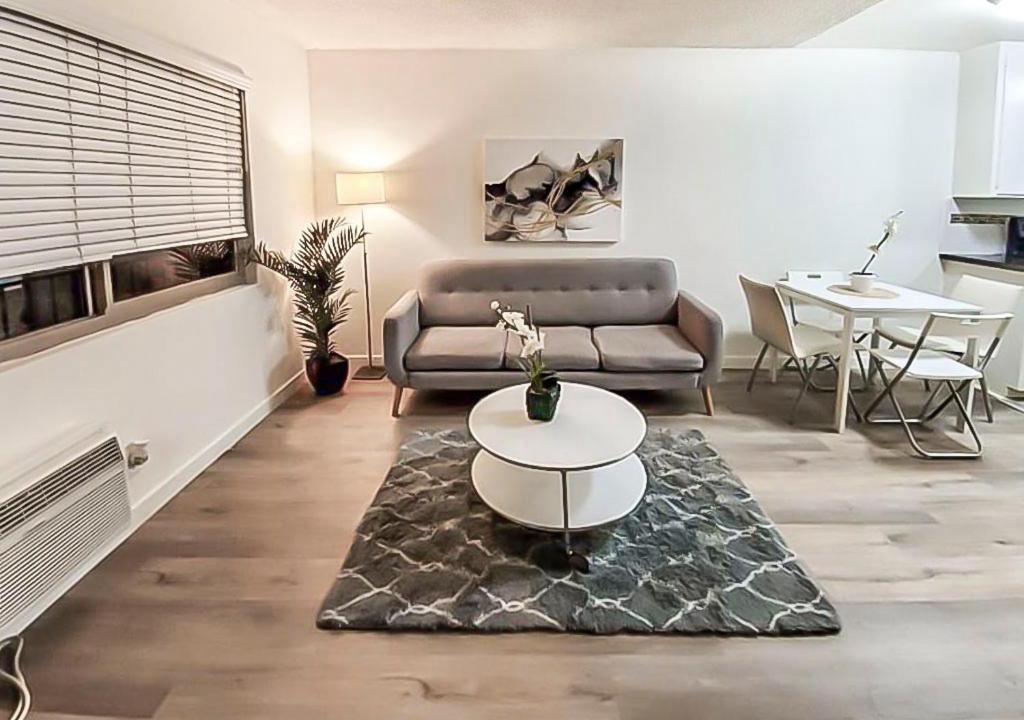Photo of Livingroom in Studio City