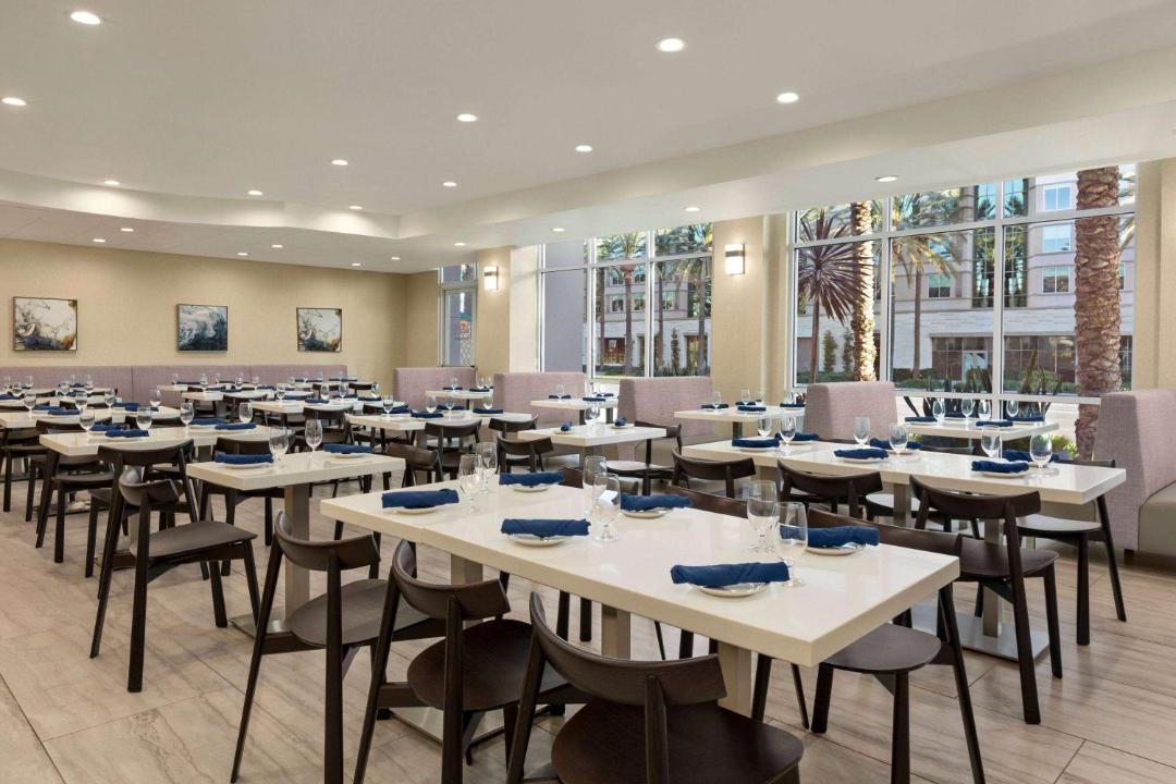 Photo of Livingroom in Anaheim Resort