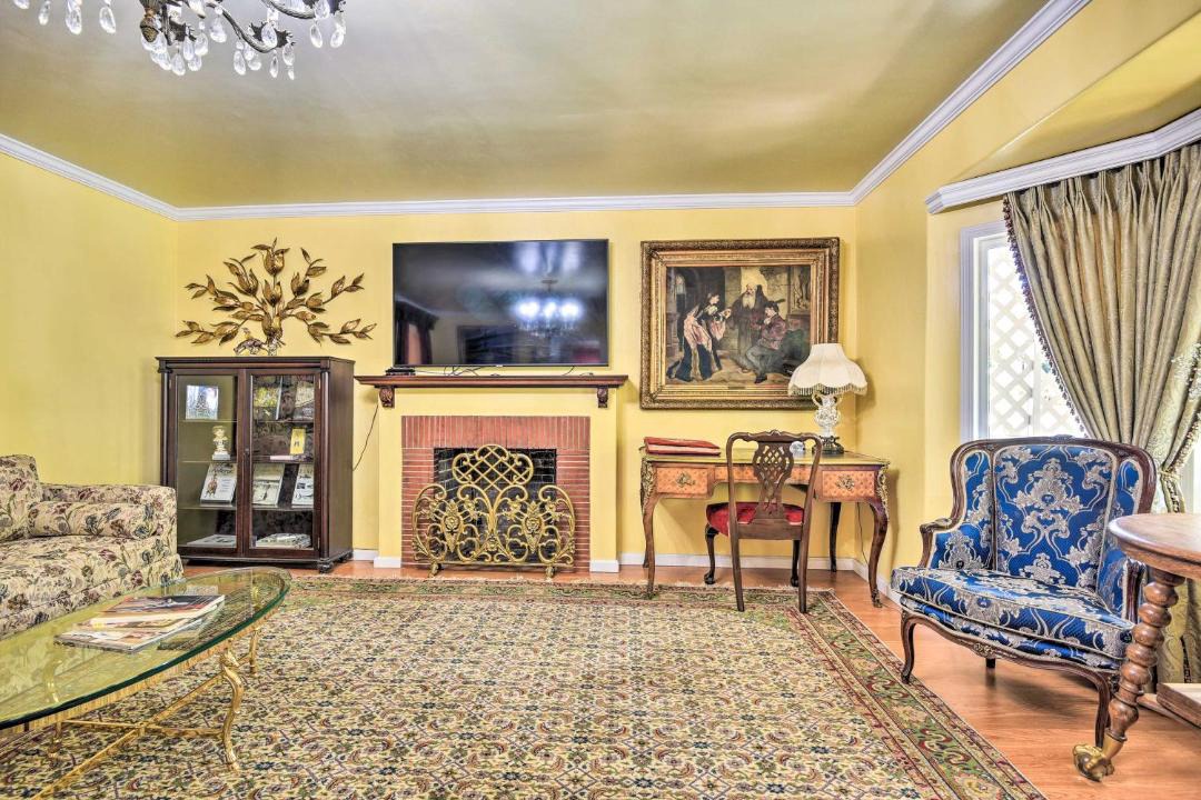 Photo of Livingroom in North Central