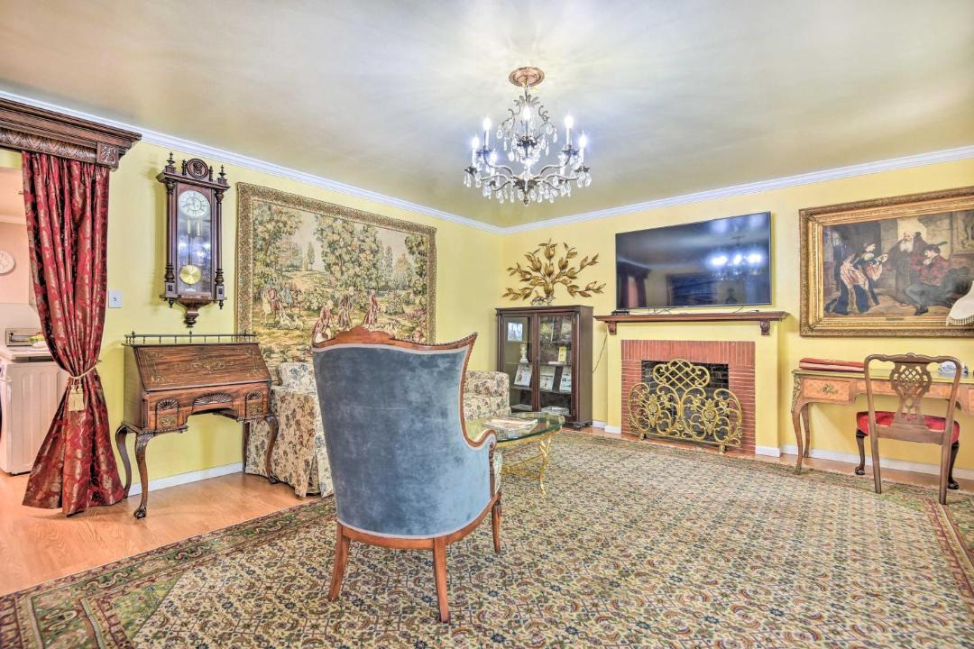 Photo of Livingroom in North Central