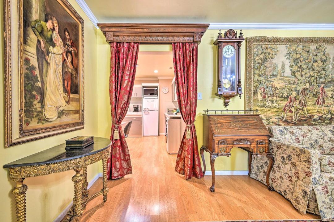 Photo of Livingroom in North Central