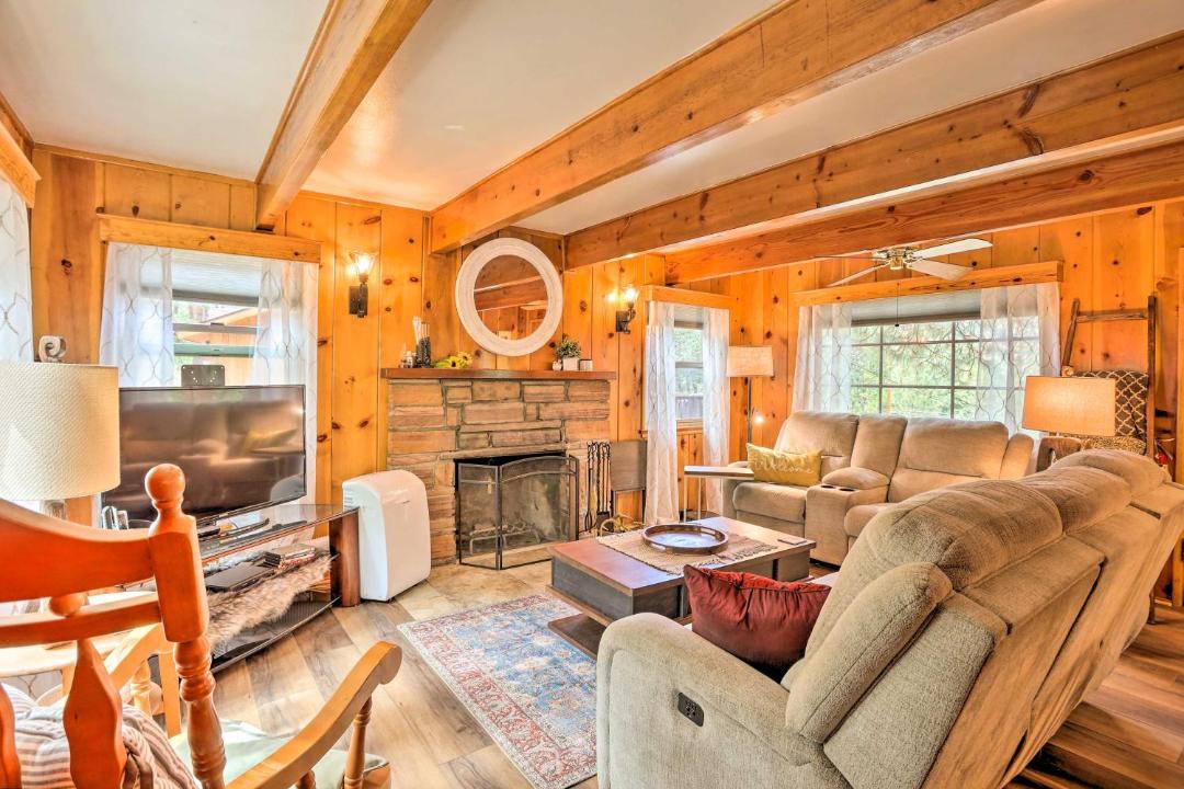 Photo of Livingroom in Wrightwood