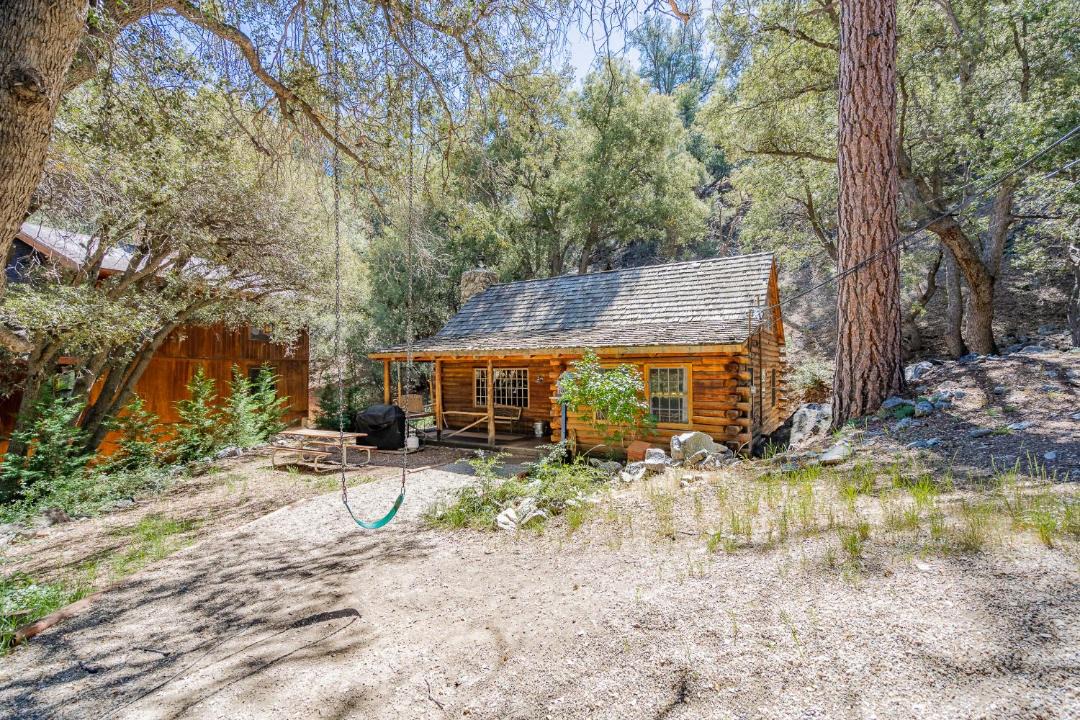 Photo of Buildings in Pine Mountain Club