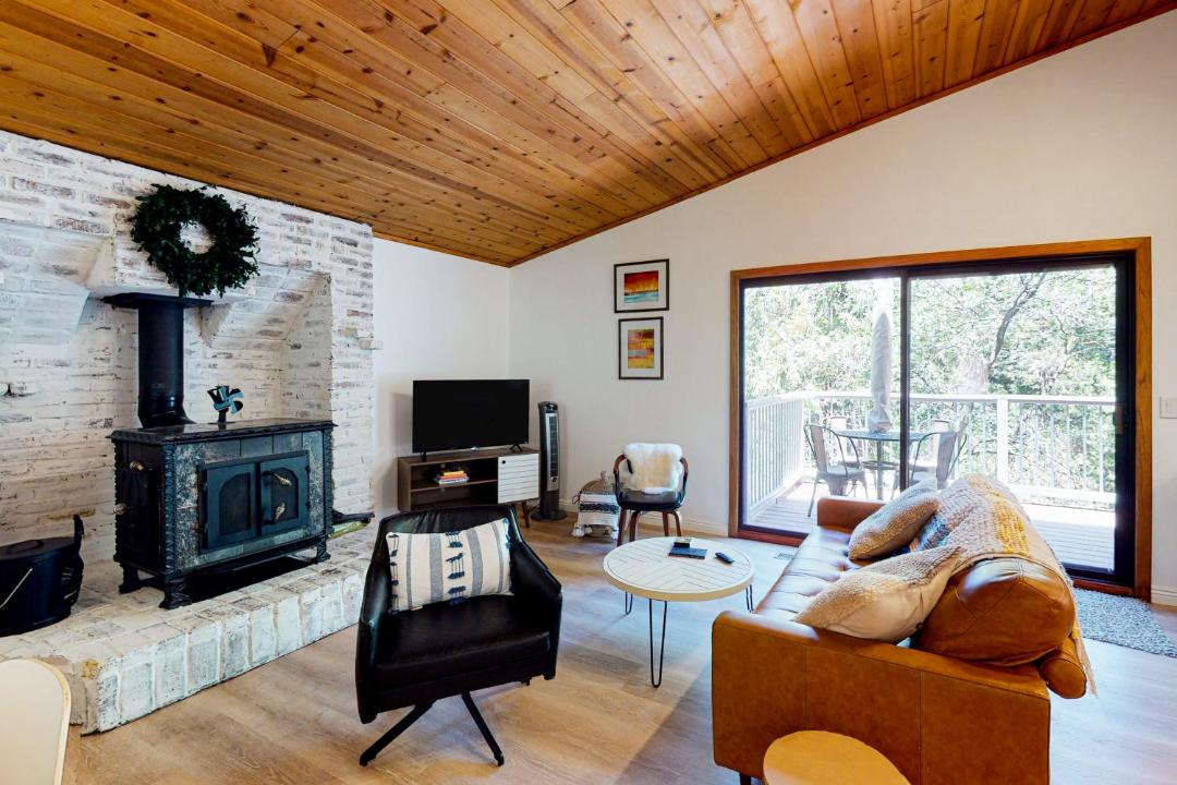 Photo of Livingroom in Crestline