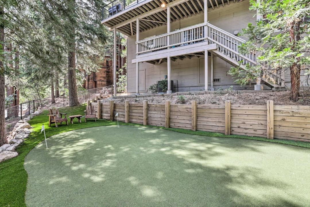 Photo of Buildings in Lake Arrowhead