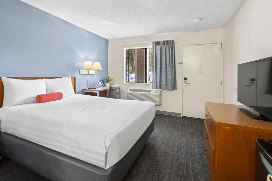 Photo of Bedroom in Agoura Hills