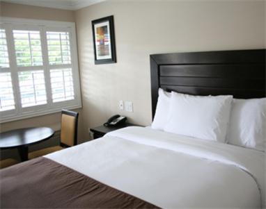 Photo of Bedroom in Downtown Riverside