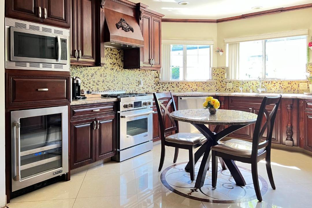 Photo of Kitchen in Valley Glen