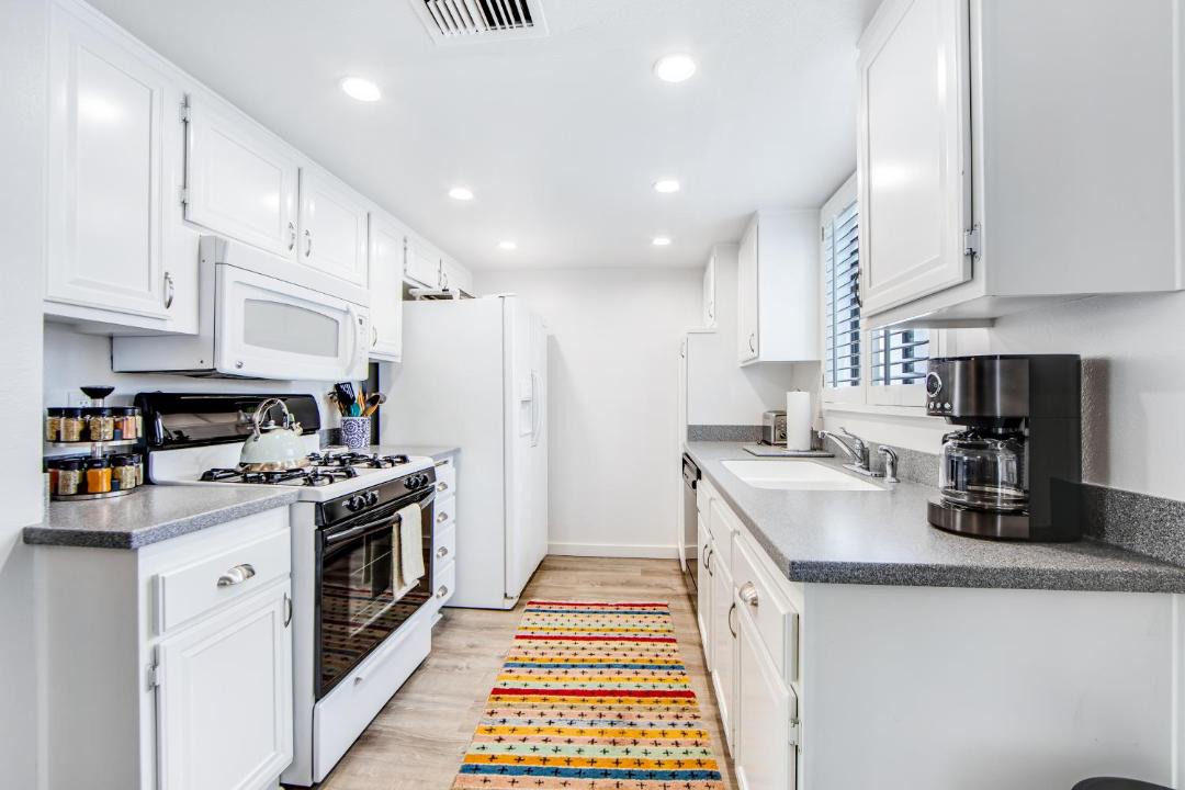 Photo of Kitchen in Canyon Corridor
