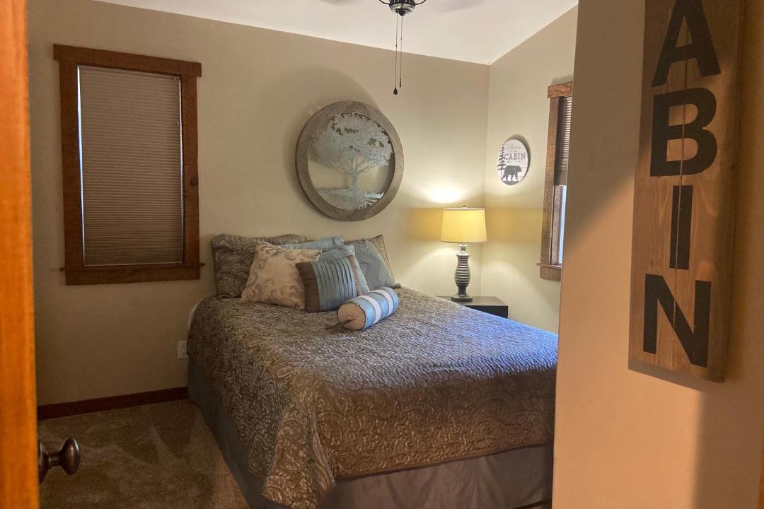 Photo of Bedroom in Crestline