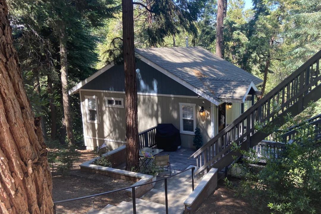 Photo of Buildings in Crestline