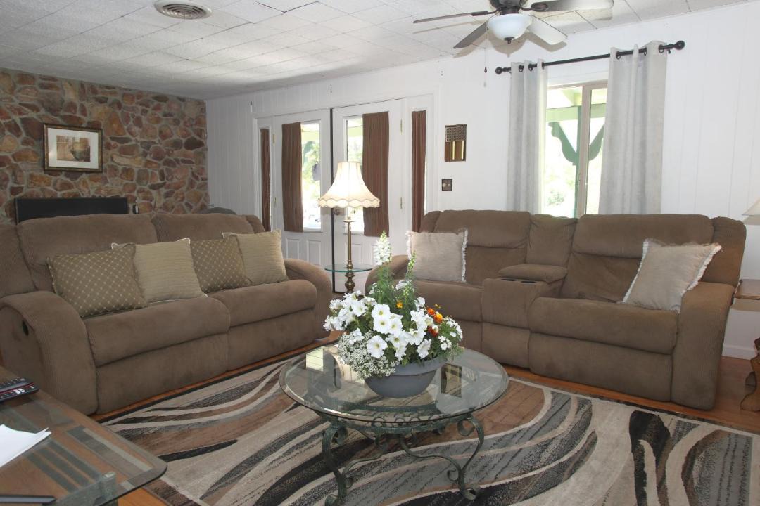 Photo of Livingroom in Kernville