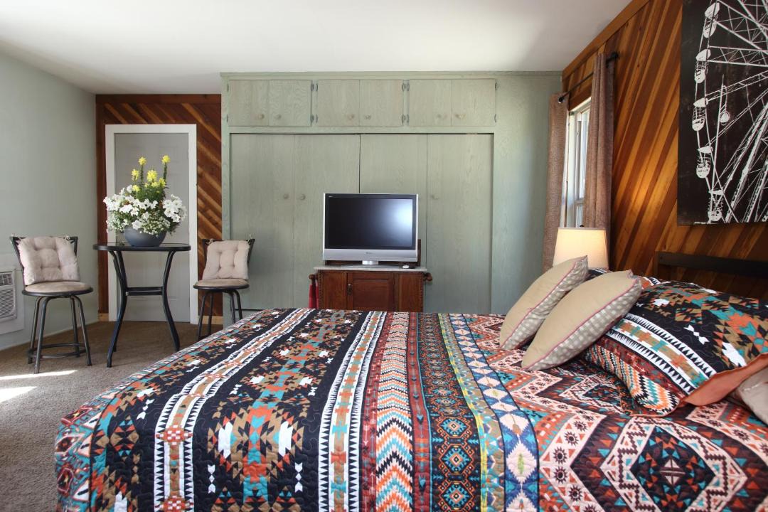 Photo of Bedroom in Kernville