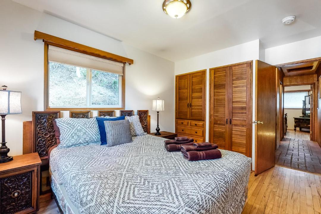 Photo of Bedroom in Crestline