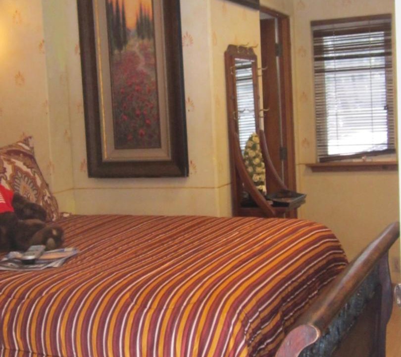 Photo of Bedroom in Lake Arrowhead