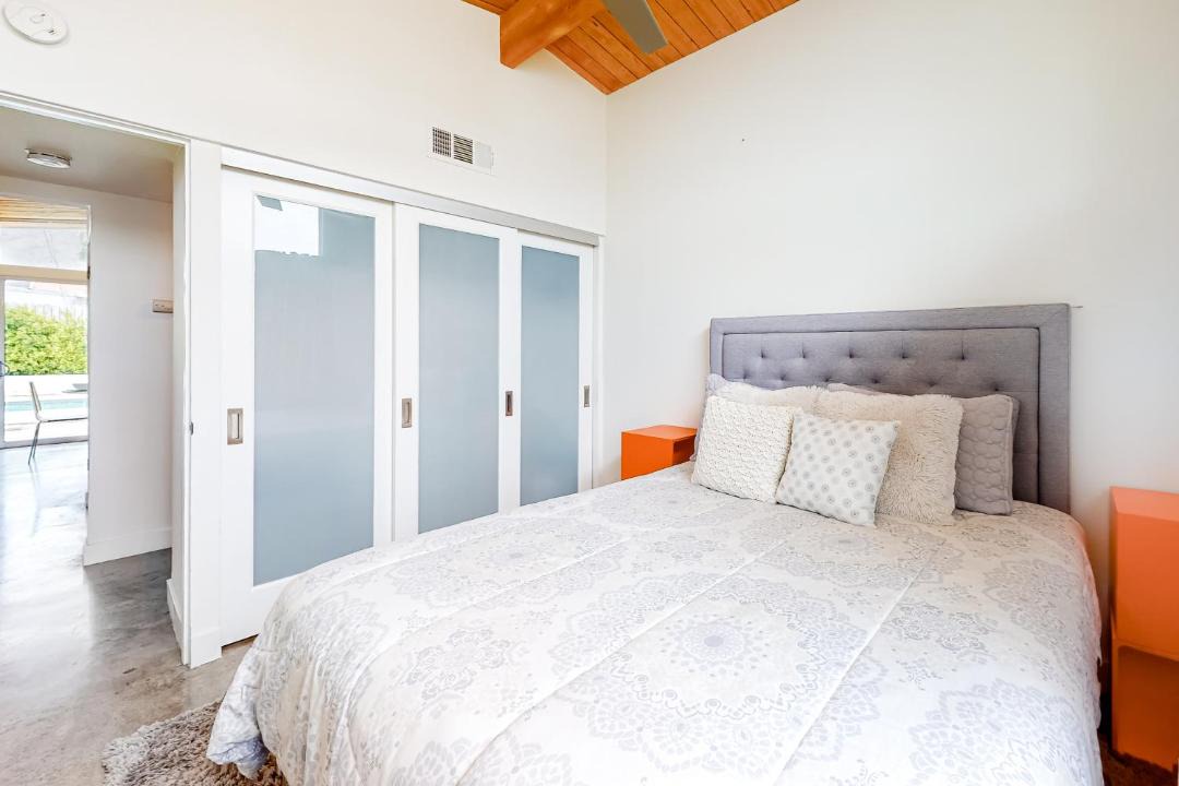 Photo of Bedroom in Racquet Club Estates
